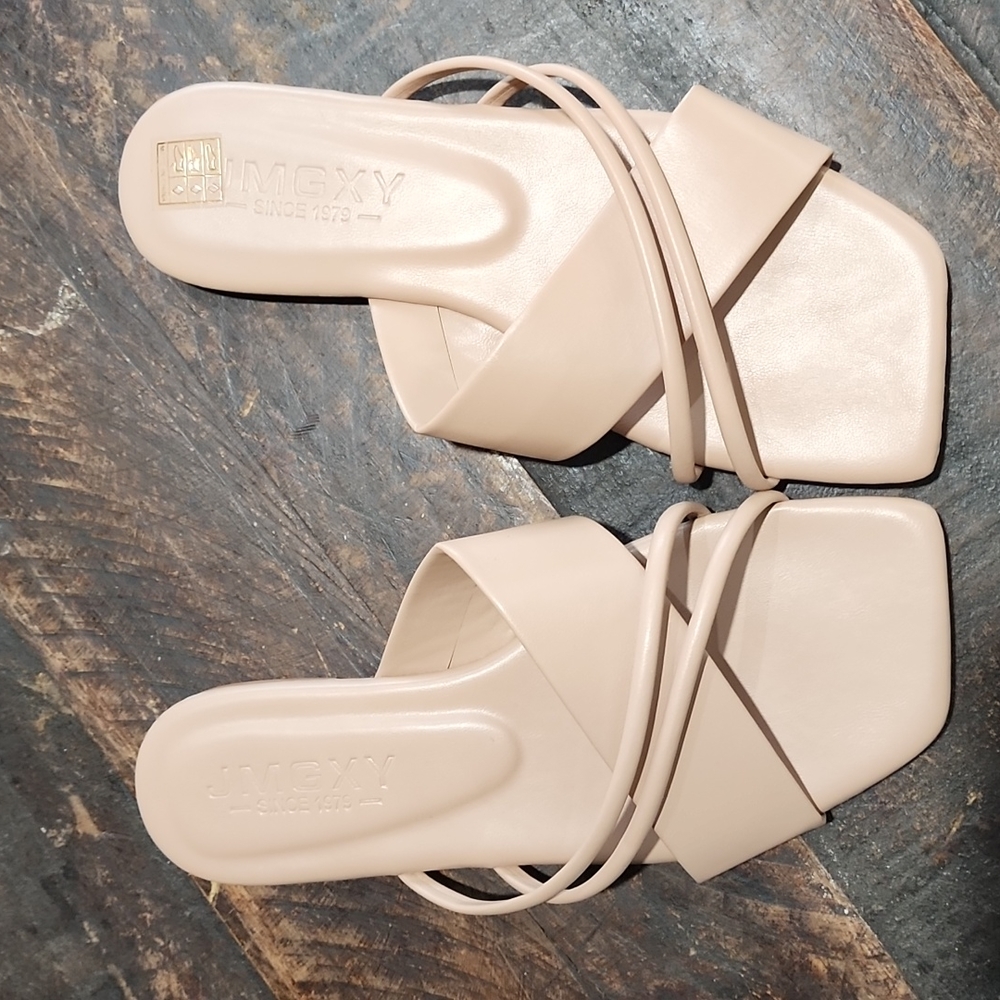 Leather strap sandals
